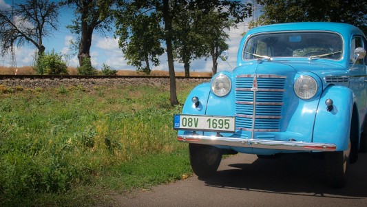 Moskvič 400-401